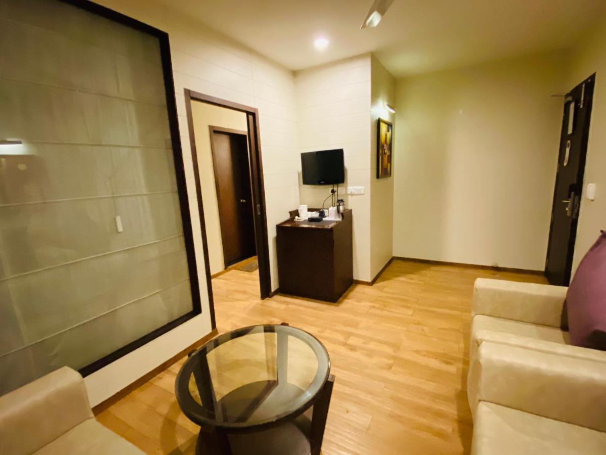 Saluja Residency Hotel Siliguri Exterior photo