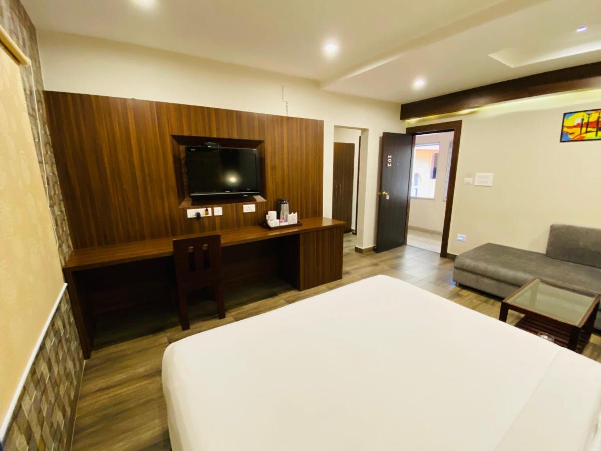 Saluja Residency Hotel Siliguri Exterior photo